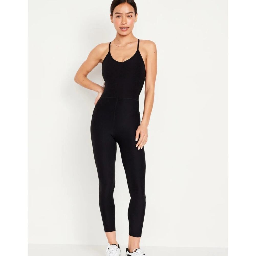 Old Navy Cloud+ Sleeveless 7/8 black bodysuit M tall